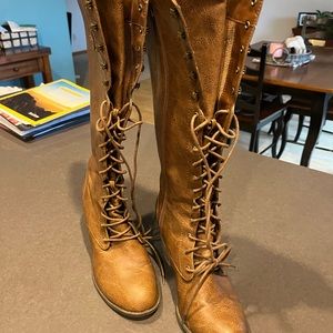 Crown Vintage Heeled Boots. Lace and zip up.